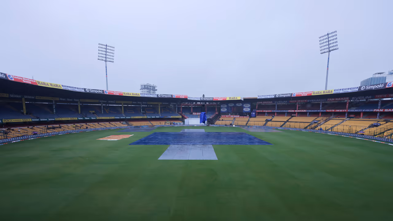 തോരാമഴ, ഇന്ത്യ ന്യൂസിലന്‍ഡ് ഒന്നാം ടെസ്റ്റിന്റെ ആദ്യദിനം ഉപേക്ഷിച്ചു! നാളെയും അനുകൂലമല്ല