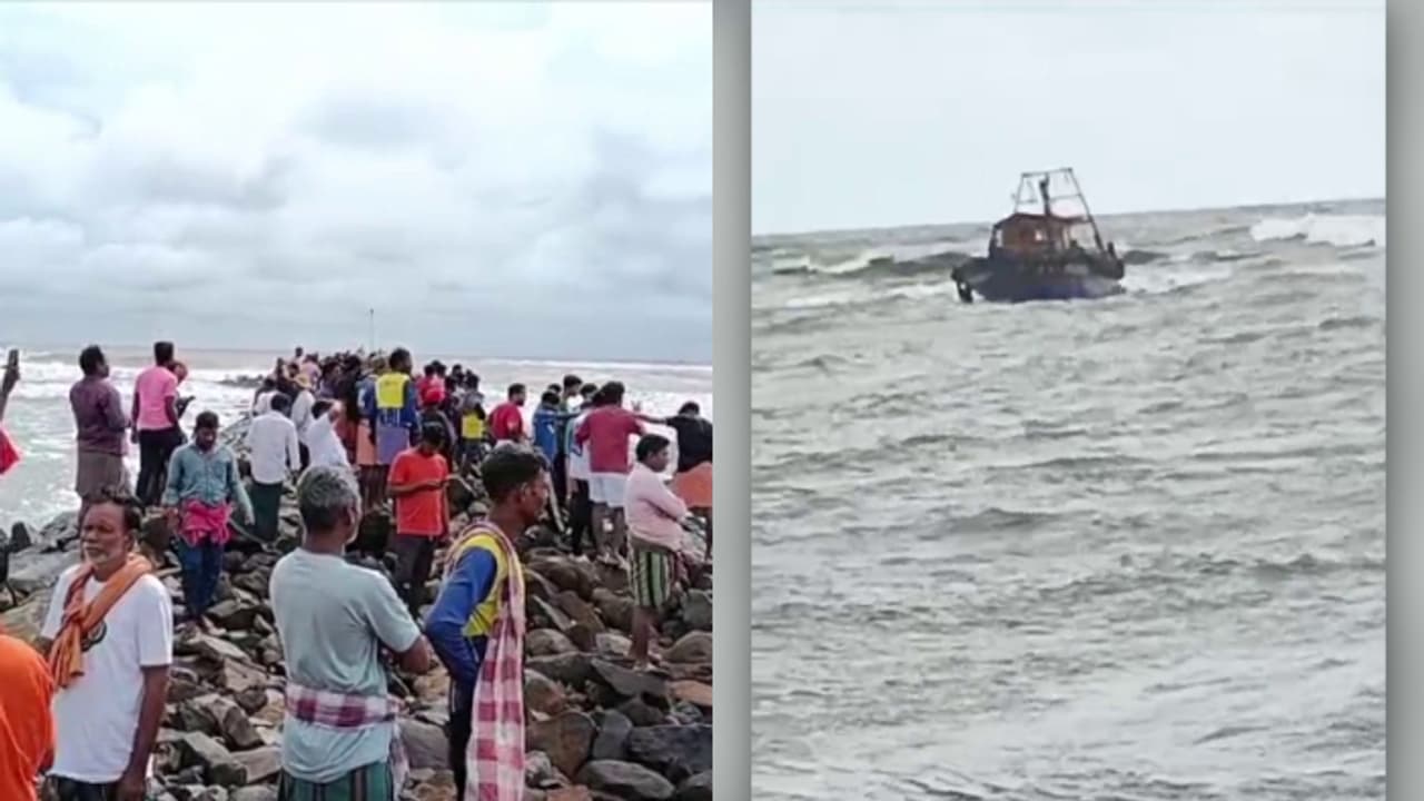 കാസര്കോട് മത്സ്യബന്ധന ബോട്ട് മറിഞ്ഞ് അപകടം; ഒരാള് മരിച്ചു, ഒരാളെ കാണാനില്ല, 35 പേരെ രക്ഷപ്പെടുത്തി കാസര്കോട് മത്സ്യബന്ധന ബോട്ട് മറിഞ്ഞ് അപകടം; ഒരാള് മരിച്ചു, ഒരാളെ കാണാനില്ല, 35 പേരെ രക്ഷപ്പെടുത്തി