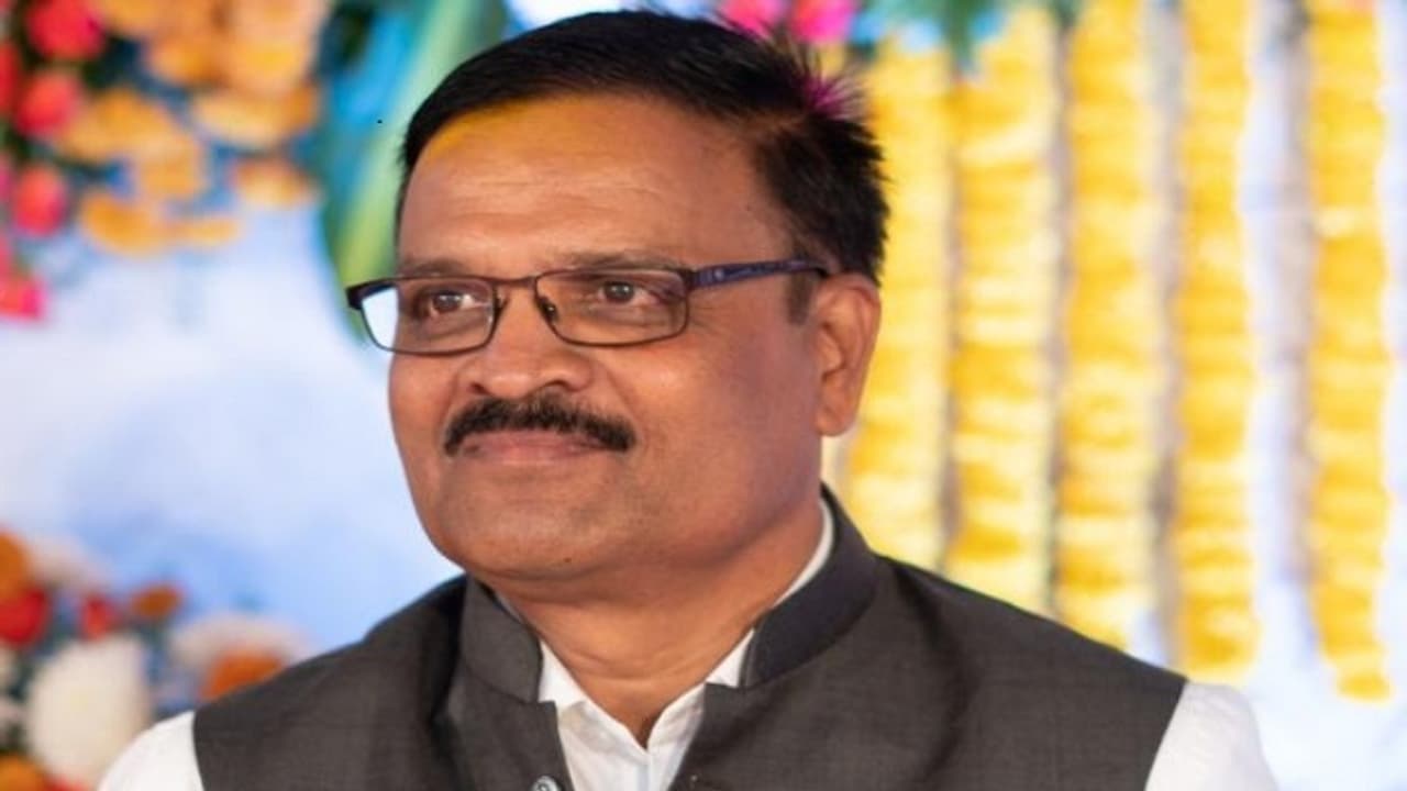 Breaking: ತೀರ್ಥಹಳ್ಳಿ ತಹಸಿಲ್ದಾರ್ ಜಕ್ಕಣ್ಣ ಗೌಡರ್ ಹೃದಯಾಘಾತದಿಂದ ಸಾವು Breaking: ತೀರ್ಥಹಳ್ಳಿ ತಹಸಿಲ್ದಾರ್ ಜಕ್ಕಣ್ಣ ಗೌಡರ್ ಹೃದಯಾಘಾತದಿಂದ ಸಾವು