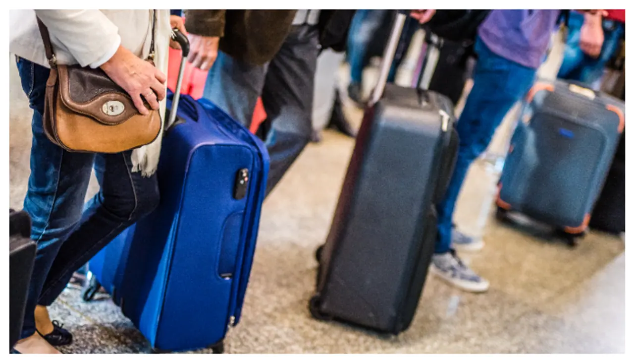 1250 ദിർഹം ശമ്പളം, സൗജന്യ താമസസൗകര്യം, വിസ, ഇൻഷുറൻസ്; യുഎഇയിലെ ഒഴിവുകളിലേക്ക് വാക് ഇൻ ഇന്റർവ്യൂ ഉടൻ 1250 ദിർഹം ശമ്പളം, സൗജന്യ താമസസൗകര്യം, വിസ, ഇൻഷുറൻസ്; യുഎഇയിലെ ഒഴിവുകളിലേക്ക് വാക് ഇൻ ഇന്റർവ്യൂ ഉടൻ