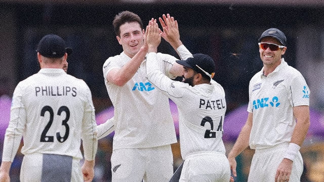 ഇന്ത്യ തകര്ന്ന പിച്ചില് അനായാസം ബാറ്റേന്തി ന്യൂസിലന്ഡ്! ബെംഗളൂരുവില് ഒന്നാം ഇന്നിംഗ്സ് ലീഡ് ഇന്ത്യ തകര്ന്ന പിച്ചില് അനായാസം ബാറ്റേന്തി ന്യൂസിലന്ഡ്! ബെംഗളൂരുവില് ഒന്നാം ഇന്നിംഗ്സ് ലീഡ്