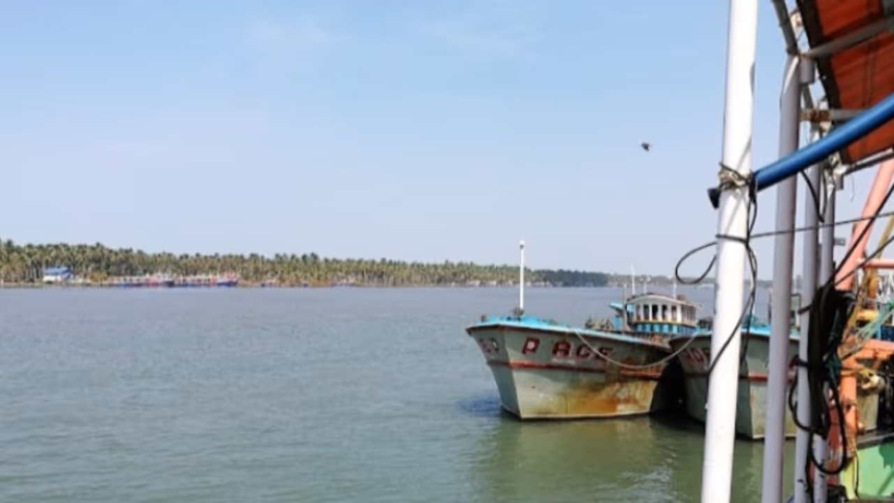 ചേറ്റുവ ഹാര്‍ബര്‍ നവീകരണം: നബാർഡ് പദ്ധതിയിൽ ഉൾപ്പെടുത്തി, 30.3 കോടി രൂപയുടെ ഭരണാനുമതി