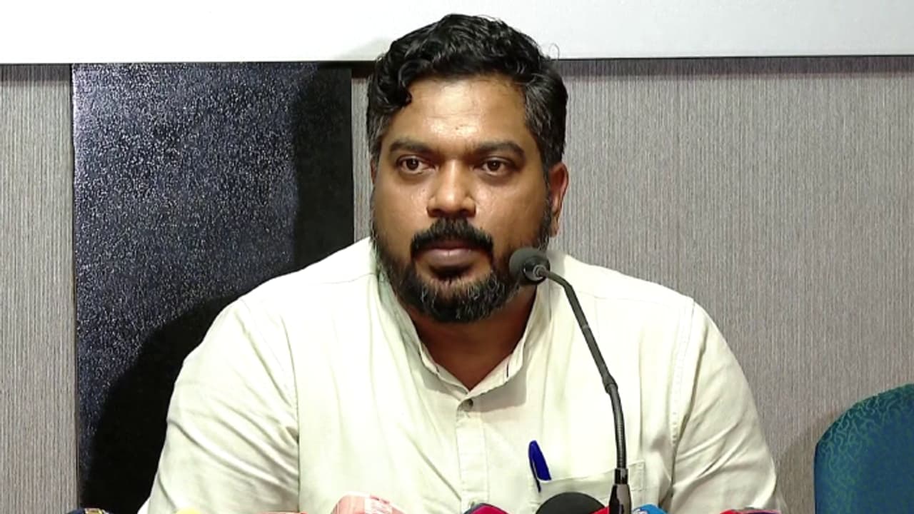 കോൺഗ്രസിന് പാലക്കാട് വീണ്ടും തിരിച്ചടി: യൂത്ത് കോൺഗ്രസ് മുൻ സംസ്ഥാന സെക്രട്ടറി ഷാനിബ് പാർട്ടി വിട്ടു