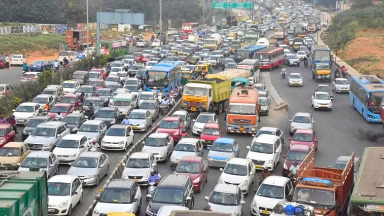 ഇതിൽ പെട്രോൾ മാത്രമല്ല എഥനോളും പോകും! ഇതാ പുതിയ ചില ഫ്ലെക്സ് ഫ്യുവൽ വാഹനങ്ങൾ