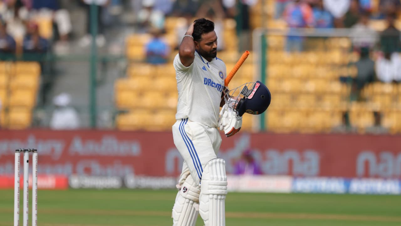 IND vs NZ, 1st Test: India All Out for 462; New Zealand need 107 runs to win IND vs NZ, 1st Test: India All Out for 462; New Zealand need 107 runs to win