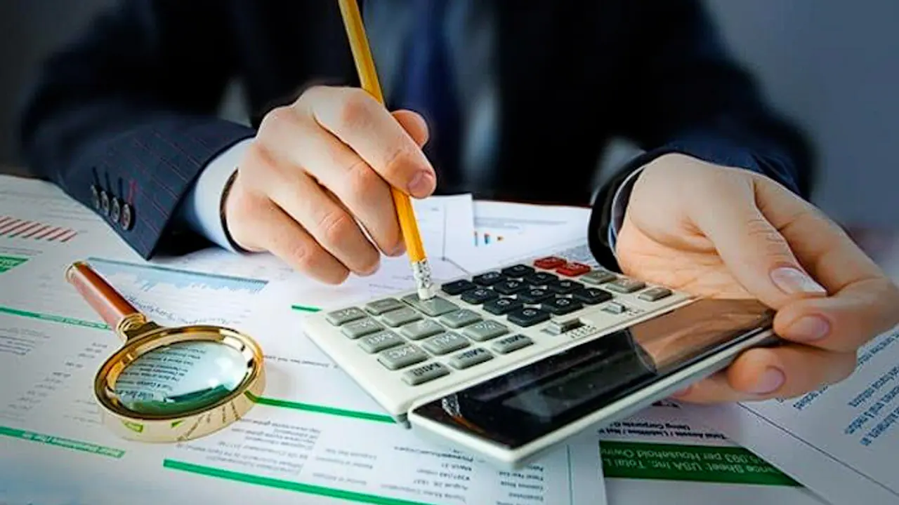 Navigating Financial Challenges: Why Chartered Accountants Should Consider Bajaj Finserv’s CA Loans