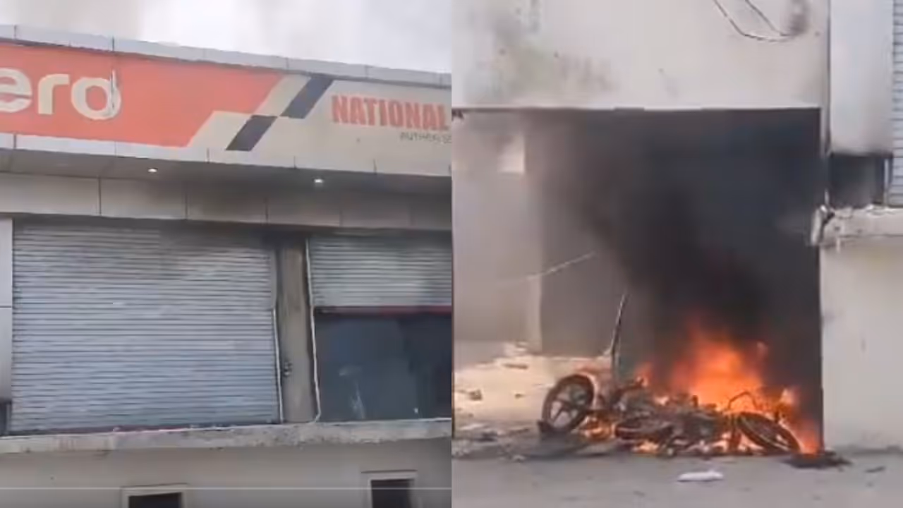 യുപിയിൽ വാഹന ഷോറൂമിന് തീയിട്ട് നാട്ടുകാർ, ചാരമായത് 38 വാഹനങ്ങൾ, അരക്കോടി രൂപയുടെ നഷ്ടം, ഉടമ ചികിത്സയിൽ