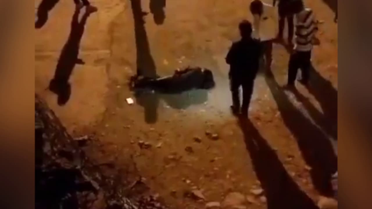 ജമ്മു കശ്മീരിൽ ഭീകരാക്രമണം; ഡോക്ടറും 5 അതിഥി തൊഴിലാളികളും കൊല്ലപ്പെട്ടു, അപലപിച്ച് മുഖ്യമന്ത്രി ജമ്മു കശ്മീരിൽ ഭീകരാക്രമണം; ഡോക്ടറും 5 അതിഥി തൊഴിലാളികളും കൊല്ലപ്പെട്ടു, അപലപിച്ച് മുഖ്യമന്ത്രി