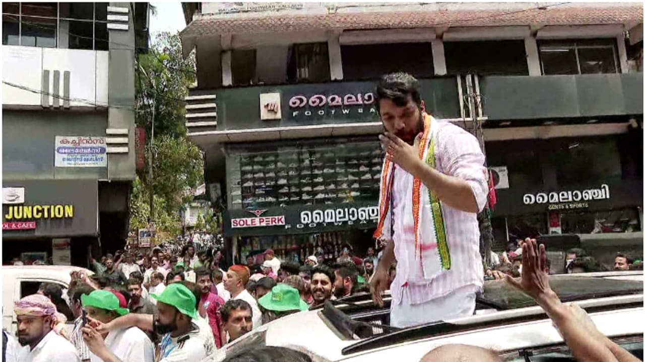 പാലക്കാട്ടെ ഷാഫിക്കെതിരെയുള്ള പടനീക്കം; തിരിച്ചടിക്കുമെന്ന് കണക്കുകൂട്ടൽ, അനുനയിപ്പിക്കാനൊരുങ്ങി നേതൃത്വം