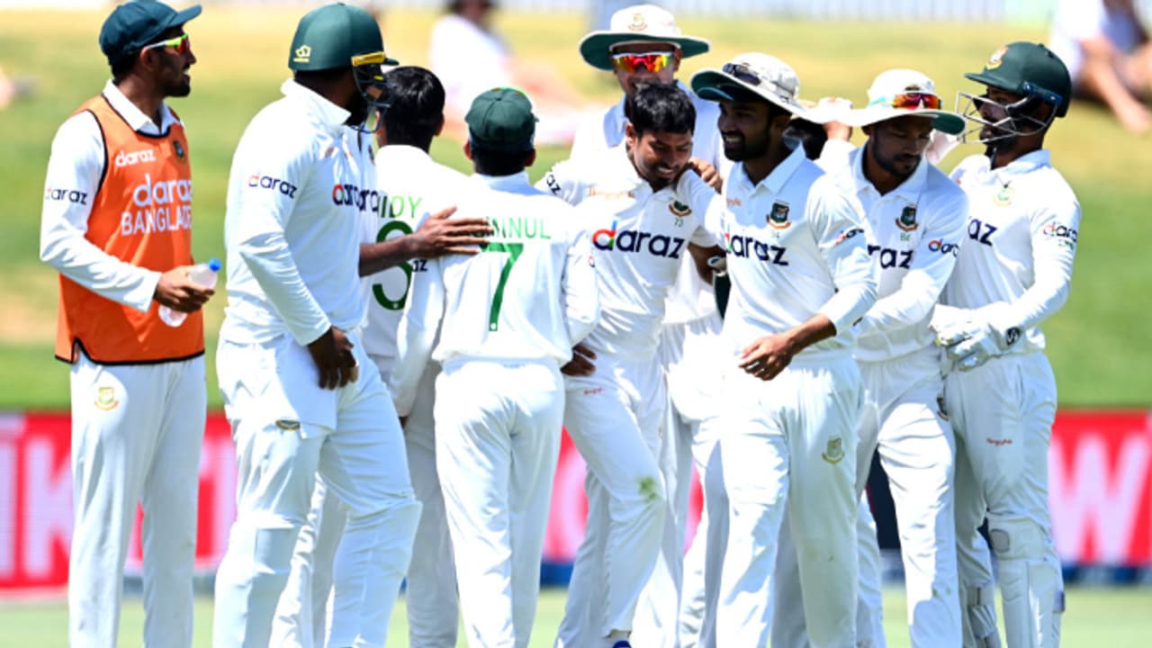 ദക്ഷിണാഫ്രിക്കയ്‌ക്കെതിരെ ബംഗ്ലാദേശ് തിരിച്ചടിക്കുന്നു! തയ്ജുലിന് അഞ്ച് വിക്കറ്റ്, സന്ദര്‍ശകര്‍ക്ക് തകര്‍ച്ച