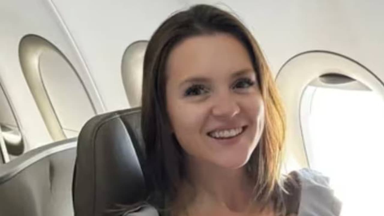 മനുഷ്യത്വം വേണം; വിവാഹത്തിന് പോലും ജീവനക്കാരന് രണ്ട് ദിവസത്തെ ലീവ് കൊടുത്തില്ല, സിഇഒയ്ക്ക് വൻ വിമർശനം മനുഷ്യത്വം വേണം; വിവാഹത്തിന് പോലും ജീവനക്കാരന് രണ്ട് ദിവസത്തെ ലീവ് കൊടുത്തില്ല, സിഇഒയ്ക്ക് വൻ വിമർശനം