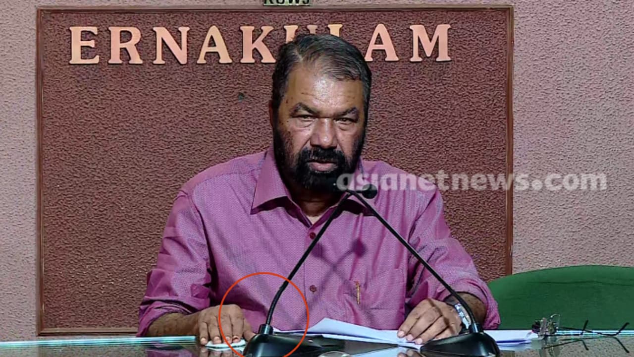 കേരള ചരിത്രത്തിൽ ആദ്യം! 10 ാം ക്ലാസിലെ പാഠപുസ്തകങ്ങൾ 9 ാം ക്ലാസ് തീരും മുന്നേ, മെയിൽ വിതരണം; വിദ്യഭ്യാസമന്ത്രി