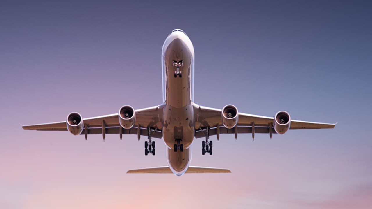 ನಿನ್ನೆ ಮತ್ತೆ 50 ವಿಮಾನಗಳಿಗೆ ಹುಸಿಬಾಂಬ್ ಬೆದರಿಕೆ ಕಳೆದೆರಡು ವಾರದಲ್ಲಿ ಬಂದ ಬೆದರಿಕೆಗಳ ಸಂಖ್ಯೆ 350! ನಿನ್ನೆ ಮತ್ತೆ 50 ವಿಮಾನಗಳಿಗೆ ಹುಸಿಬಾಂಬ್ ಬೆದರಿಕೆ ಕಳೆದೆರಡು ವಾರದಲ್ಲಿ ಬಂದ ಬೆದರಿಕೆಗಳ ಸಂಖ್ಯೆ 350!