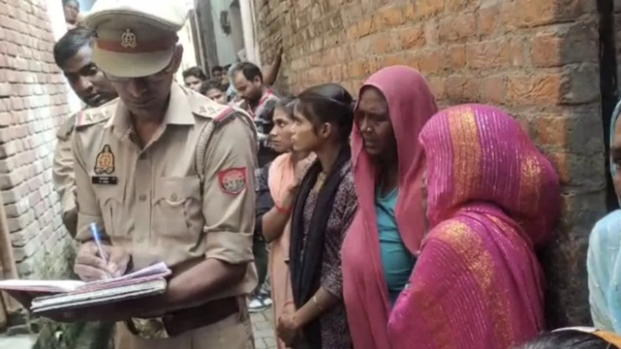 അവിഹിത ബന്ധം സംശയിച്ച് ഭാര്യയെ കഴുത്തറുത്ത് കൊന്ന ശേഷം മക്കൾക്കൊപ്പം പൊലീസ് സ്റ്റേഷനിലെത്തി യുവാവ്
