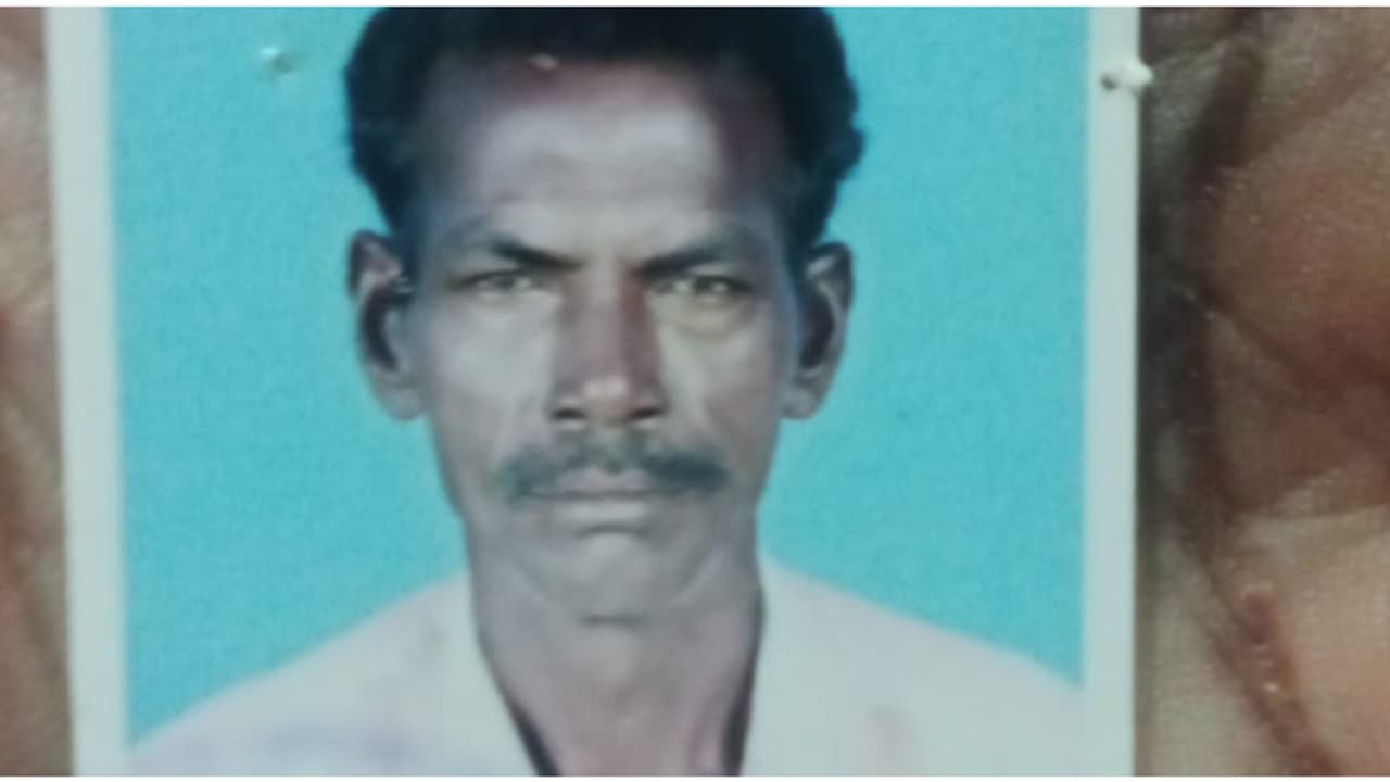 പുന്നപ്ര പുറം കടലിൽ മീൻ പിടിത്തത്തിനിടെ വള്ളത്തിൽ തലയടിച്ചു വീണു, ചികിത്സയിൽ കഴിഞ്ഞ മത്സ്യ തൊഴിലാളി മരിച്ചു പുന്നപ്ര പുറം കടലിൽ മീൻ പിടിത്തത്തിനിടെ വള്ളത്തിൽ തലയടിച്ചു വീണു, ചികിത്സയിൽ കഴിഞ്ഞ മത്സ്യ തൊഴിലാളി മരിച്ചു