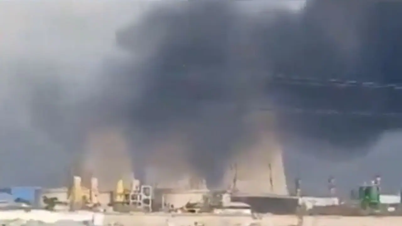 Fire breaks out at Karaj nuclear power plant in Iran; thick black smoke billows into sky (WATCH)