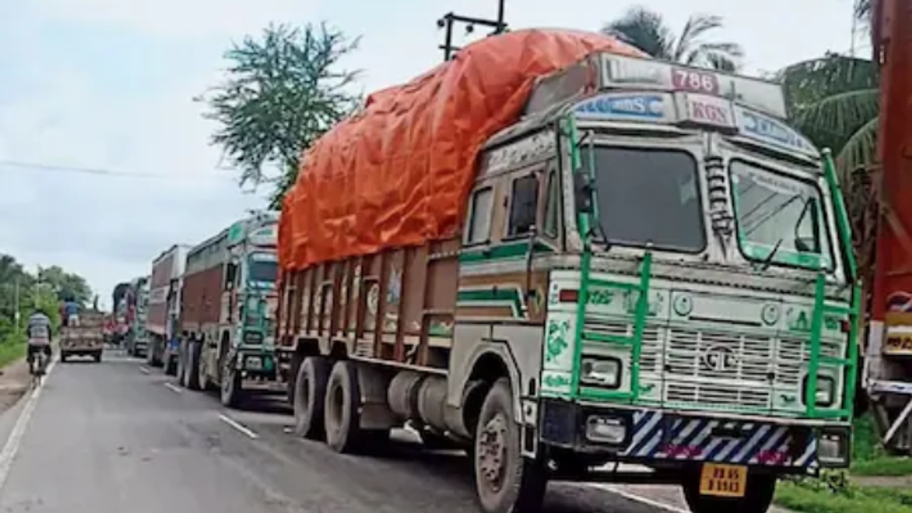 ಸರಕು ಸಾಗಣೆಯ ಜೀವನಾಡಿ... ದೇಶದ ಶೇ.55 ಟ್ರಕ್ ಚಾಲಕರಿಗೆ ದೃಷ್ಟಿದೋಷ ಸರಕು ಸಾಗಣೆಯ ಜೀವನಾಡಿ... ದೇಶದ ಶೇ.55 ಟ್ರಕ್ ಚಾಲಕರಿಗೆ ದೃಷ್ಟಿದೋಷ