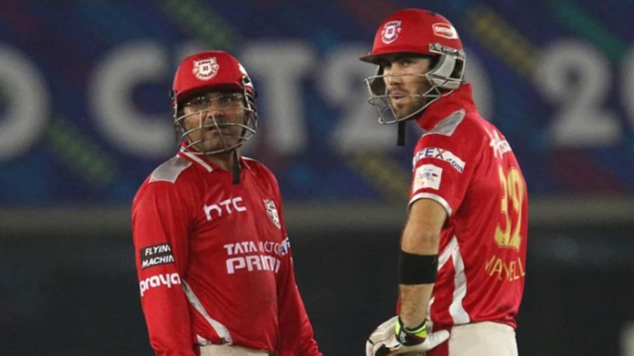 'അവര് ഇന്ത്യയിലെത്തിയത് അവധിക്കാലം ആഘോഷിക്കാന്', ഐപിഎല്ലിലെ 2 വിദേശതാരങ്ങളെ പൊരിച്ച് സെവാഗ് 'അവര് ഇന്ത്യയിലെത്തിയത് അവധിക്കാലം ആഘോഷിക്കാന്', ഐപിഎല്ലിലെ 2 വിദേശതാരങ്ങളെ പൊരിച്ച് സെവാഗ്