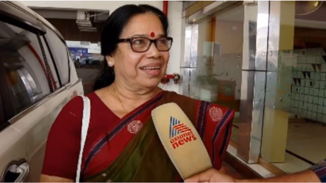 'ഒരാളെയും വേദനിപ്പിക്കുന്ന വാക്കുകൾ പറയരുത്': കൃഷ്ണദാസിന്റെ അധിക്ഷേപ പരാമർശത്തിൽ പരോക്ഷ വിമർശനവുമായി ശ്രീമതി 'ഒരാളെയും വേദനിപ്പിക്കുന്ന വാക്കുകൾ പറയരുത്': കൃഷ്ണദാസിന്റെ അധിക്ഷേപ പരാമർശത്തിൽ പരോക്ഷ വിമർശനവുമായി ശ്രീമതി