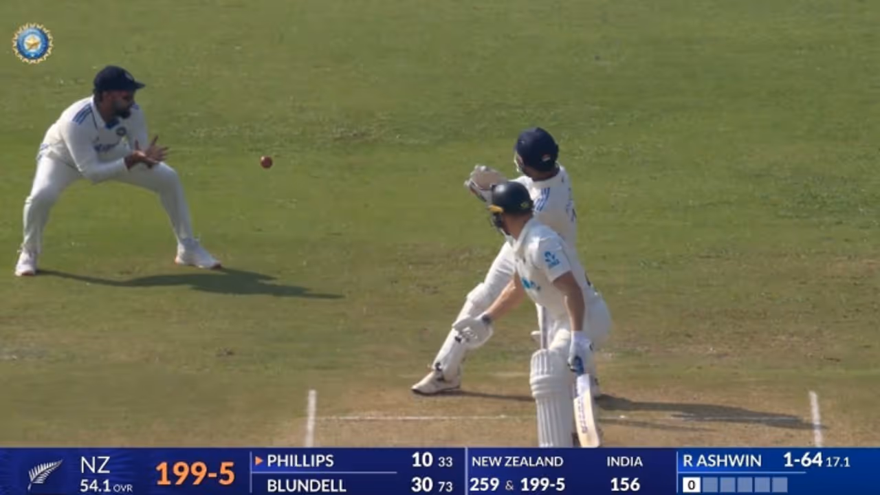 ബാറ്റിംഗിലും ക്യാപ്റ്റൻസിയിലും മാത്രമല്ല ഫീല്ഡിംഗിലും നിരാശപ്പെടുത്തി രോഹിത്, കൈവിട്ടത് 3 ക്യാച്ചുകള് ബാറ്റിംഗിലും ക്യാപ്റ്റൻസിയിലും മാത്രമല്ല ഫീല്ഡിംഗിലും നിരാശപ്പെടുത്തി രോഹിത്, കൈവിട്ടത് 3 ക്യാച്ചുകള്