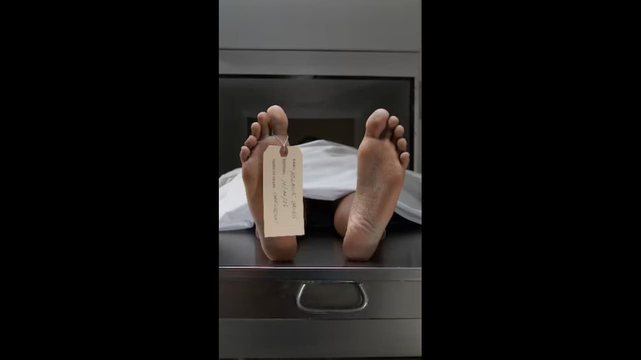 മനുഷ്യ ശരീരം കഷ്ണങ്ങളാക്കി സ്യൂട്ട് കേസില് നിറച്ചു,ഉപേക്ഷിക്കുന്നതിനിടെ പിടിക്കപ്പെട്ടു;യുവതികള് അറസ്റ്റില് മനുഷ്യ ശരീരം കഷ്ണങ്ങളാക്കി സ്യൂട്ട് കേസില് നിറച്ചു,ഉപേക്ഷിക്കുന്നതിനിടെ പിടിക്കപ്പെട്ടു;യുവതികള് അറസ്റ്റില്