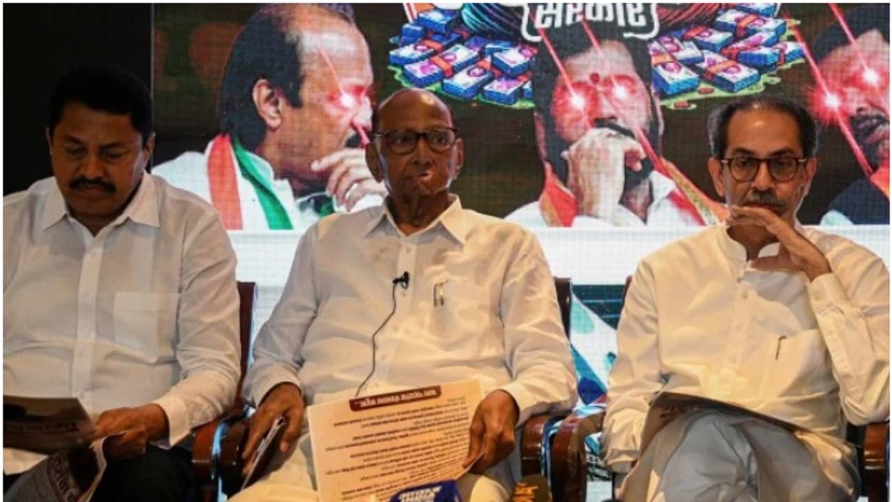 തെരഞ്ഞെടുപ്പ് ചൂടിൽ മഹാരാഷ്ട്ര; ചര്ച്ചകള് വഴിമുട്ടി മഹാവികാസ് അഗാഡി; താര പ്രചാരകരെ പ്രഖ്യാപിച്ച് ബിജെപി തെരഞ്ഞെടുപ്പ് ചൂടിൽ മഹാരാഷ്ട്ര; ചര്ച്ചകള് വഴിമുട്ടി മഹാവികാസ് അഗാഡി; താര പ്രചാരകരെ പ്രഖ്യാപിച്ച് ബിജെപി