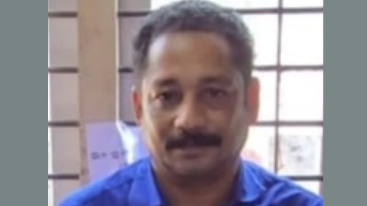 രഹസ്യവിവരത്തിൽ പരിശോധന, കണ്ടെടുത്തത് രണ്ടേകാൽ കിലോ കഞ്ചാവ്, വീടിന് മുന്നിൽ നിര്‍ത്തിയ ഓട്ടോയിലും കാൽ കിലോ 