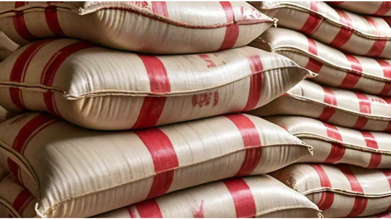 അരിക്ക് വില കുത്തനെ ഉയർന്നപ്പോൾ വ്യത്യസ്ത മാർഗവുമായി ജപ്പാൻകാർ, ടൂർ കഴിഞ്ഞുവരുമ്പോൾ കൂടെ അരിയും! അരിക്ക് വില കുത്തനെ ഉയർന്നപ്പോൾ വ്യത്യസ്ത മാർഗവുമായി ജപ്പാൻകാർ, ടൂർ കഴിഞ്ഞുവരുമ്പോൾ കൂടെ അരിയും!