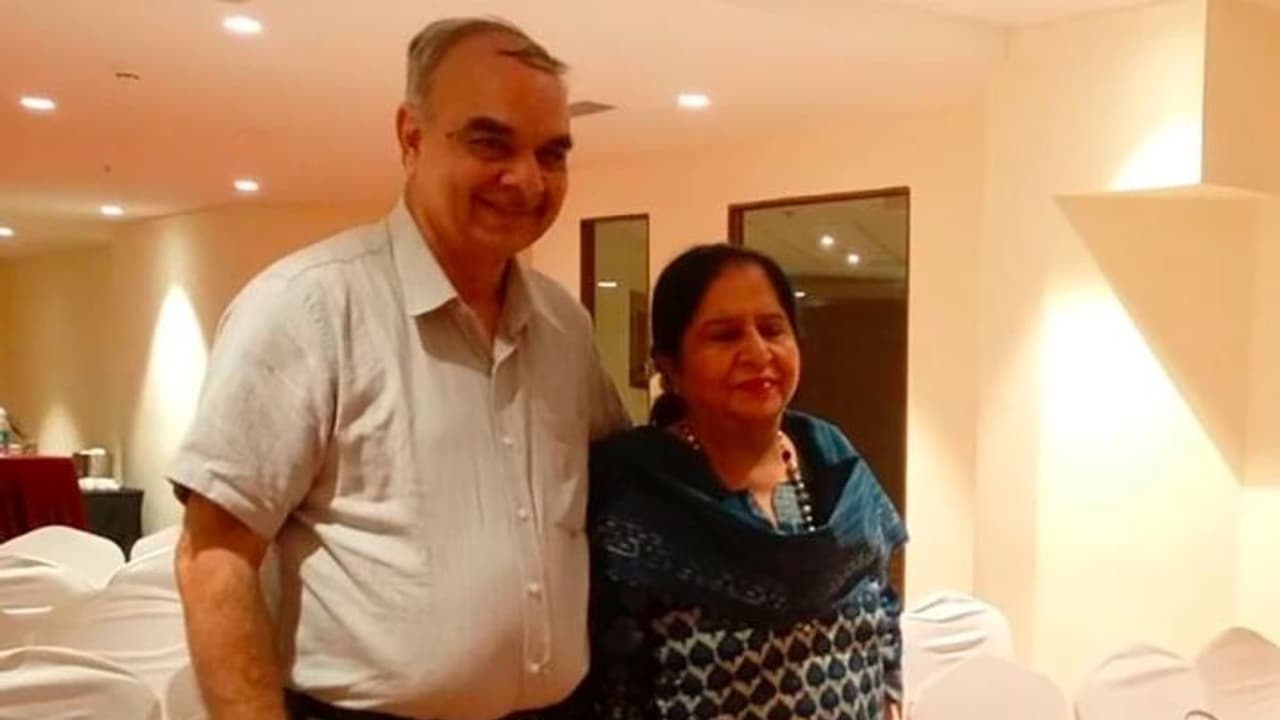 ಡಾಲಿ ಖನ್ನಾ ಶೇರ್ ಮಾರ್ಕೆಟಲ್ಲಿ ಈಕೆ ಮುಟ್ಟಿದೆಲ್ಲಾ ಚಿನ್ನ: ಈಕೆ ಹೂಡಿಕೆ ಮಾಡಿದ 5 ಟಾಪ್ ಷೇರುಗಳಿವು ಡಾಲಿ ಖನ್ನಾ ಶೇರ್ ಮಾರ್ಕೆಟಲ್ಲಿ ಈಕೆ ಮುಟ್ಟಿದೆಲ್ಲಾ ಚಿನ್ನ: ಈಕೆ ಹೂಡಿಕೆ ಮಾಡಿದ 5 ಟಾಪ್ ಷೇರುಗಳಿವು