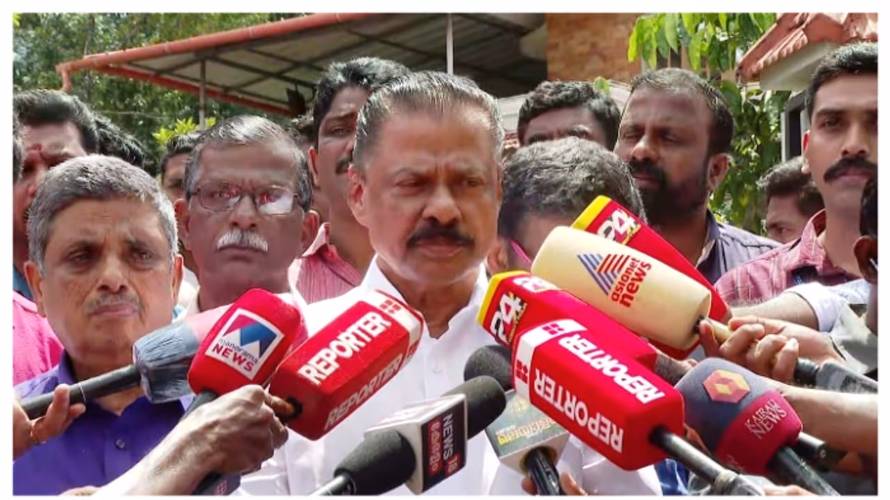 ​'ഗോവിന്ദന്റെ വൈരുദ്ധ്യാത്മക ഭൗതികവാദം അറിയണമെങ്കിൽ പൊലീസ് സ്റ്റേഷനുകളിൽ പോകണം'; പരിഹസിച്ച് വനിത പ്രതിനിധി