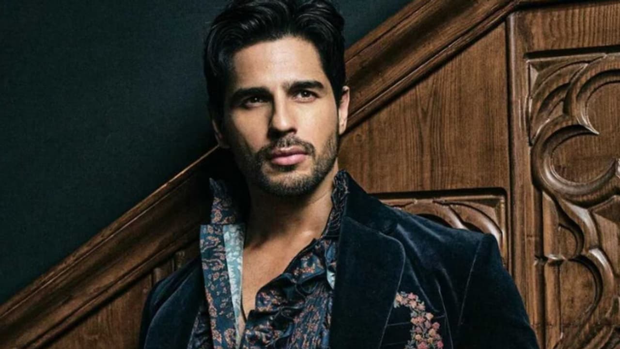 സിദ്ധാര്‍ഥ് മല്‍ഹോത്ര വ്യവസായി, നായിക കഥാപാത്രം മലയാളിയും