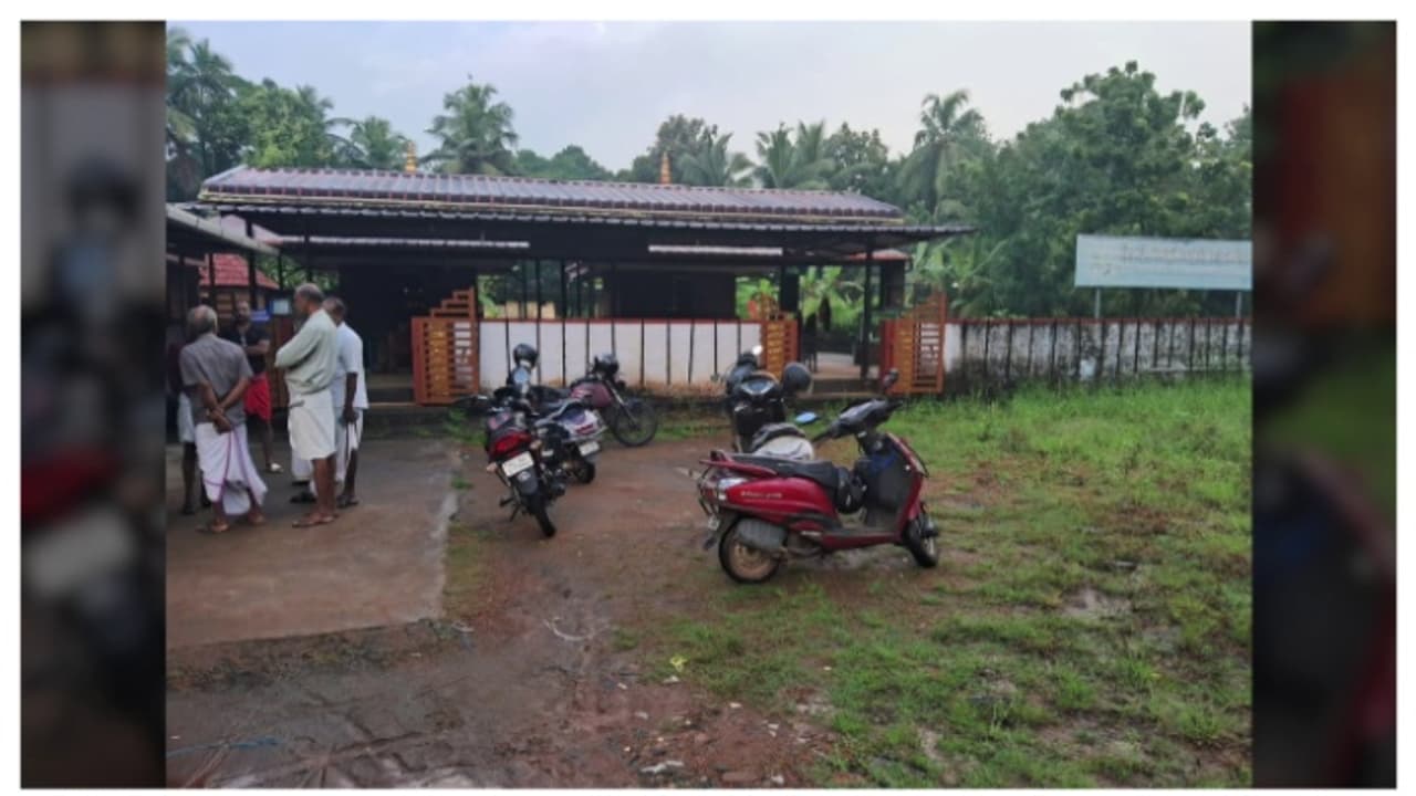 ചാവക്കാട് പുന്ന അയ്യപ്പ സുബ്രഹ്മണ്യ ക്ഷേത്രത്തിൽ കവർച്ച; 6 പവന് സ്വർണവും വെള്ളിയും പണവും കവർന്നു; അന്വേഷണം ചാവക്കാട് പുന്ന അയ്യപ്പ സുബ്രഹ്മണ്യ ക്ഷേത്രത്തിൽ കവർച്ച; 6 പവന് സ്വർണവും വെള്ളിയും പണവും കവർന്നു; അന്വേഷണം