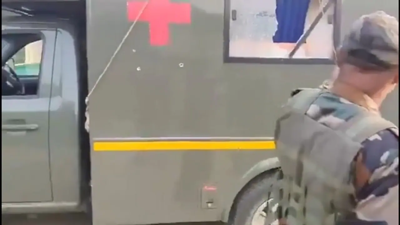 Suspected terrorists open fire on Army vehicle in Akhnoor, J&K; massive search operation launched (WATCH) Suspected terrorists open fire on Army vehicle in Akhnoor, J&K; massive search operation launched (WATCH)