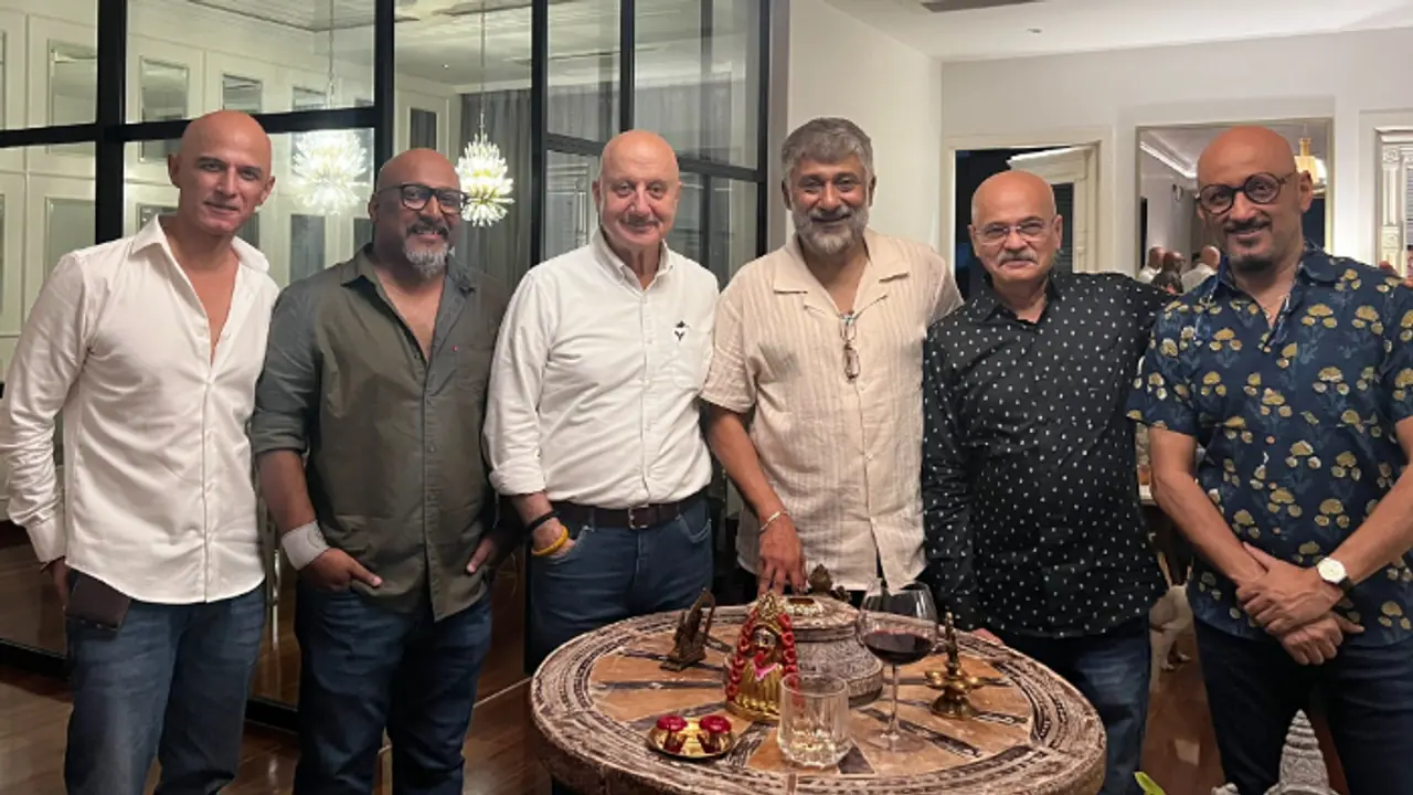 Vivek Ranjan Agnihotri teases fans: Who should play Gandhiji in 'The Delhi Files'?
