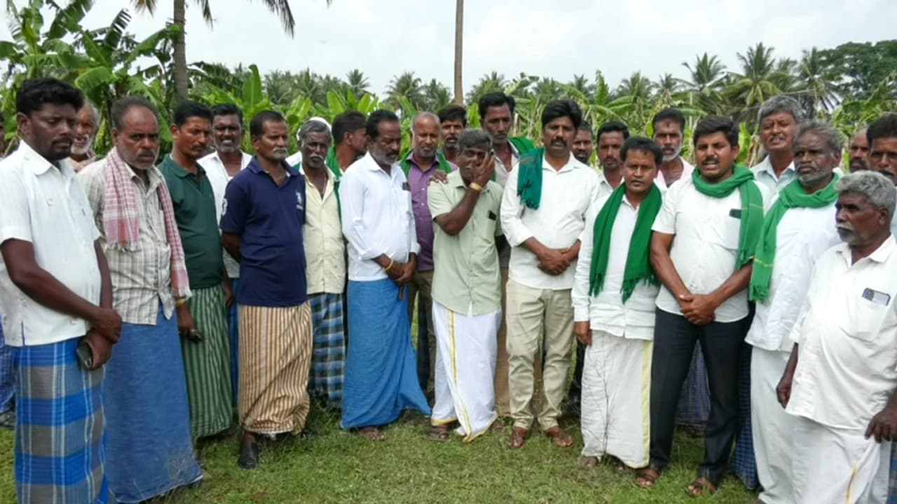 ಚಾಮರಾಜನಗರ: ಗ್ರಾಮದ ಹತ್ತಿರ ಕ್ರಷರ್ ನಿರ್ಮಾಣ ಮಾಡುವುದಕ್ಕೆ ಮುಂದಾದ ಪಟ್ಟಭದ್ರ ಹಿತಾಸಕ್ತಿಗಳು! ಚಾಮರಾಜನಗರ: ಗ್ರಾಮದ ಹತ್ತಿರ ಕ್ರಷರ್ ನಿರ್ಮಾಣ ಮಾಡುವುದಕ್ಕೆ ಮುಂದಾದ ಪಟ್ಟಭದ್ರ ಹಿತಾಸಕ್ತಿಗಳು!