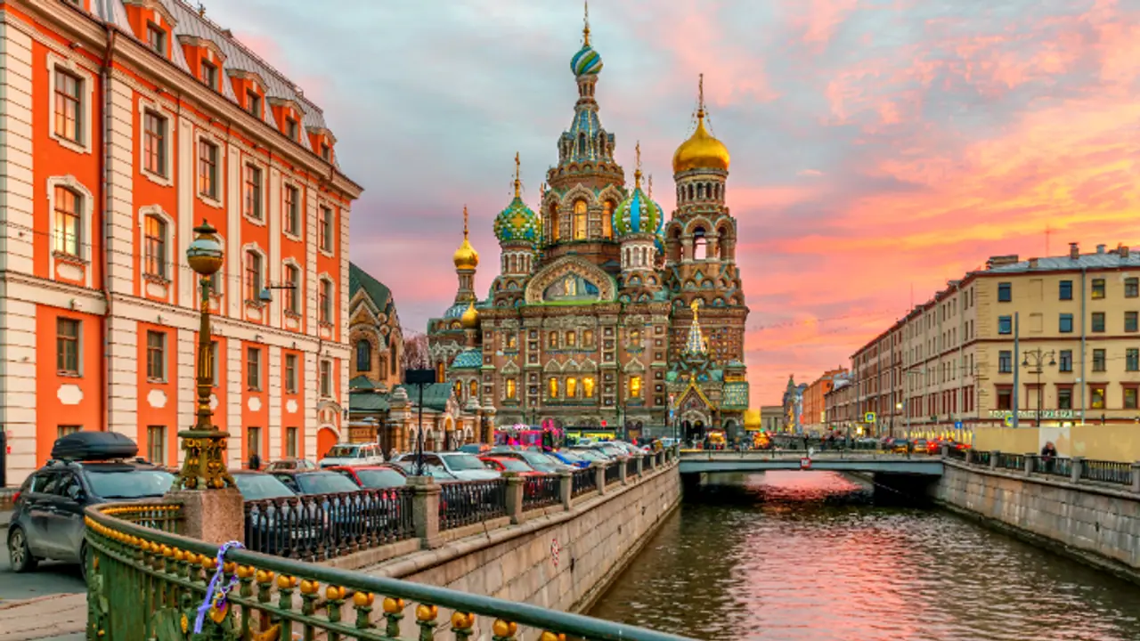 റഷ്യയിലേക്ക് പോകാൻ ഇന്ത്യക്കാർക്ക് വിസ വേണ്ട, 2025 യാത്രക്കാർക്ക് പറക്കാമെന്ന് സൂചന റഷ്യയിലേക്ക് പോകാൻ ഇന്ത്യക്കാർക്ക് വിസ വേണ്ട, 2025 യാത്രക്കാർക്ക് പറക്കാമെന്ന് സൂചന