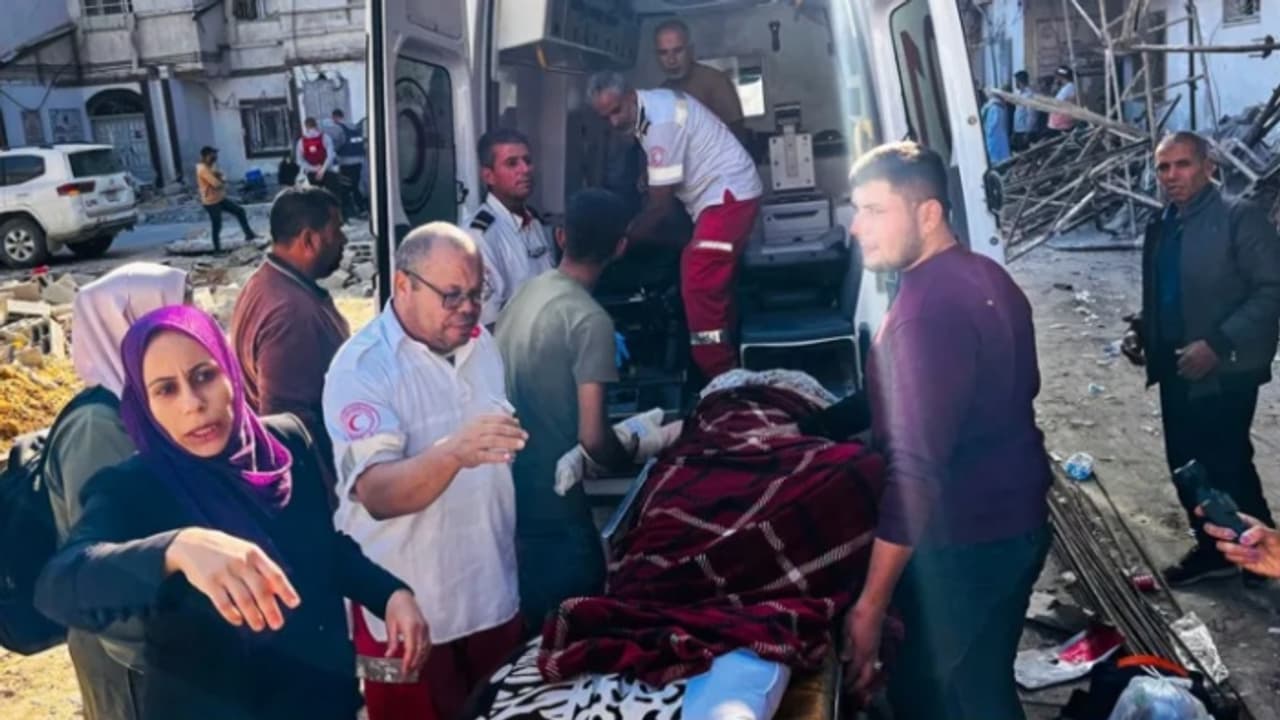 ഗാസയിലെ ആശുപത്രിയിൽ നിന്ന് നൂറോളം പേരെ തടവിലാക്കി ഇസ്രയേൽ സേന; ഹമാസ് പ്രവർത്തകരെന്ന് അവകാശവാദം ഗാസയിലെ ആശുപത്രിയിൽ നിന്ന് നൂറോളം പേരെ തടവിലാക്കി ഇസ്രയേൽ സേന; ഹമാസ് പ്രവർത്തകരെന്ന് അവകാശവാദം