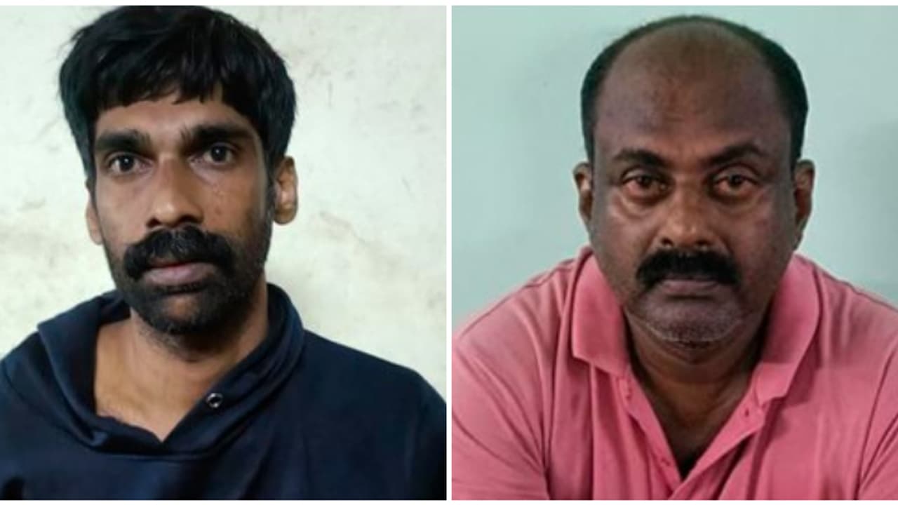 വ്യാജ ലേബൽ പതിച്ച 110 ലിറ്റർ വ്യാജ മദ്യം പിടികൂടി; രണ്ട് പേർ അറസ്റ്റിൽ വ്യാജ ലേബൽ പതിച്ച 110 ലിറ്റർ വ്യാജ മദ്യം പിടികൂടി; രണ്ട് പേർ അറസ്റ്റിൽ