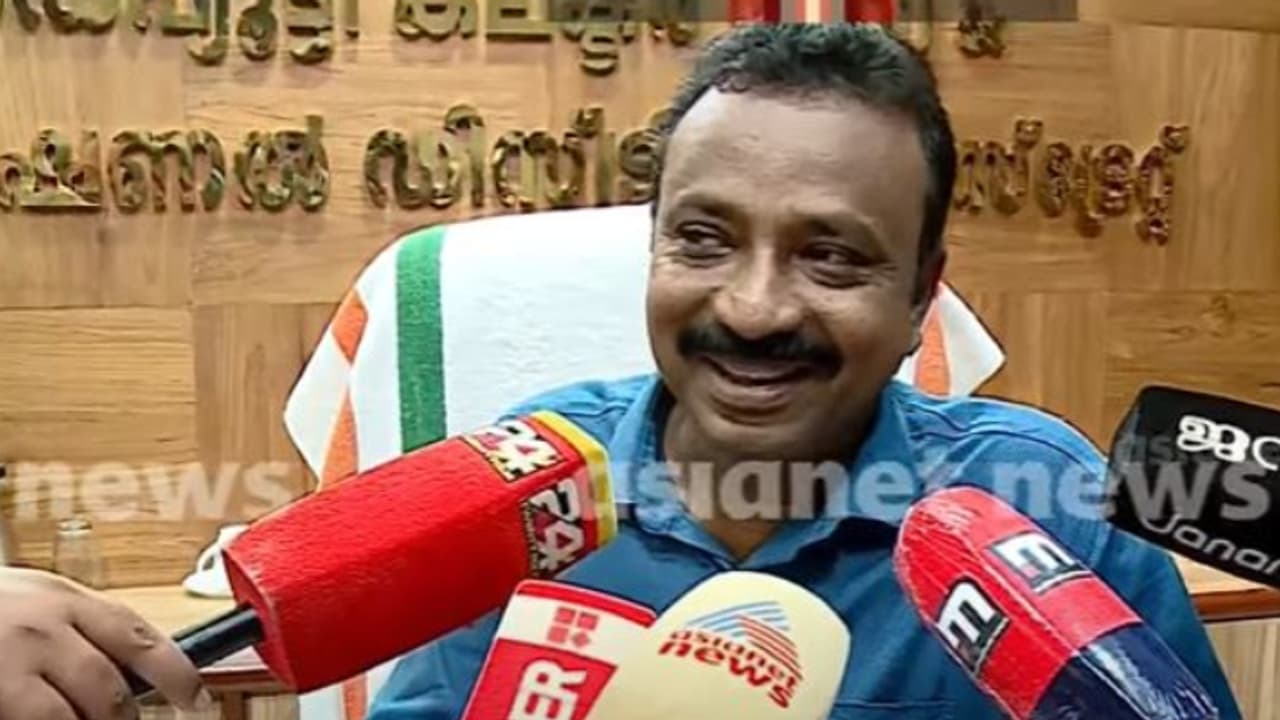 'വിവാദങ്ങൾ ബാധിക്കില്ല, എത്തിയത് പ്രതീക്ഷകളോടെ'; കണ്ണൂരിൽ പുതിയ എഡിഎം ചുമതലയേറ്റു 'വിവാദങ്ങൾ ബാധിക്കില്ല, എത്തിയത് പ്രതീക്ഷകളോടെ'; കണ്ണൂരിൽ പുതിയ എഡിഎം ചുമതലയേറ്റു
