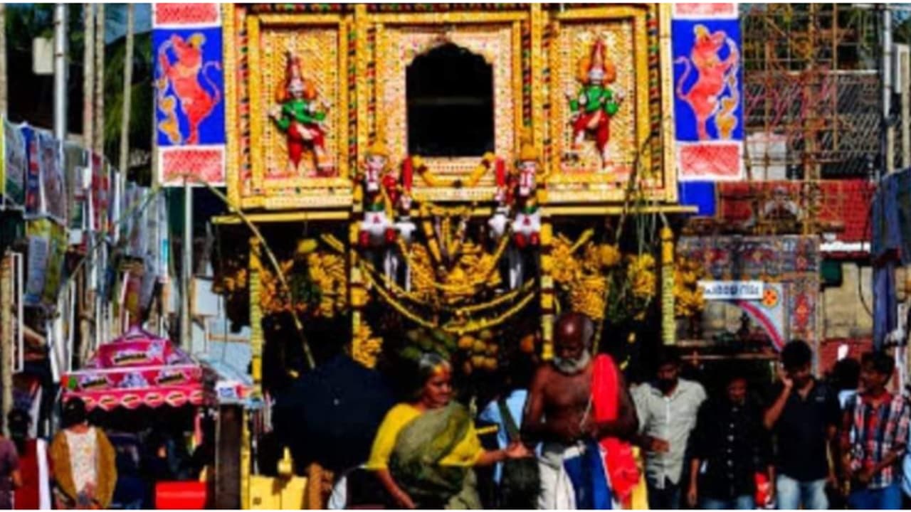 പാലക്കാട് കൽപ്പാത്തി രഥോത്സവത്തിന് പ്രാദേശിക അവധി, സർക്കാർ ഓഫീസുകൾക്കും വിദ്യാഭ്യാസ സ്ഥാപനങ്ങൾക്കും അവധി