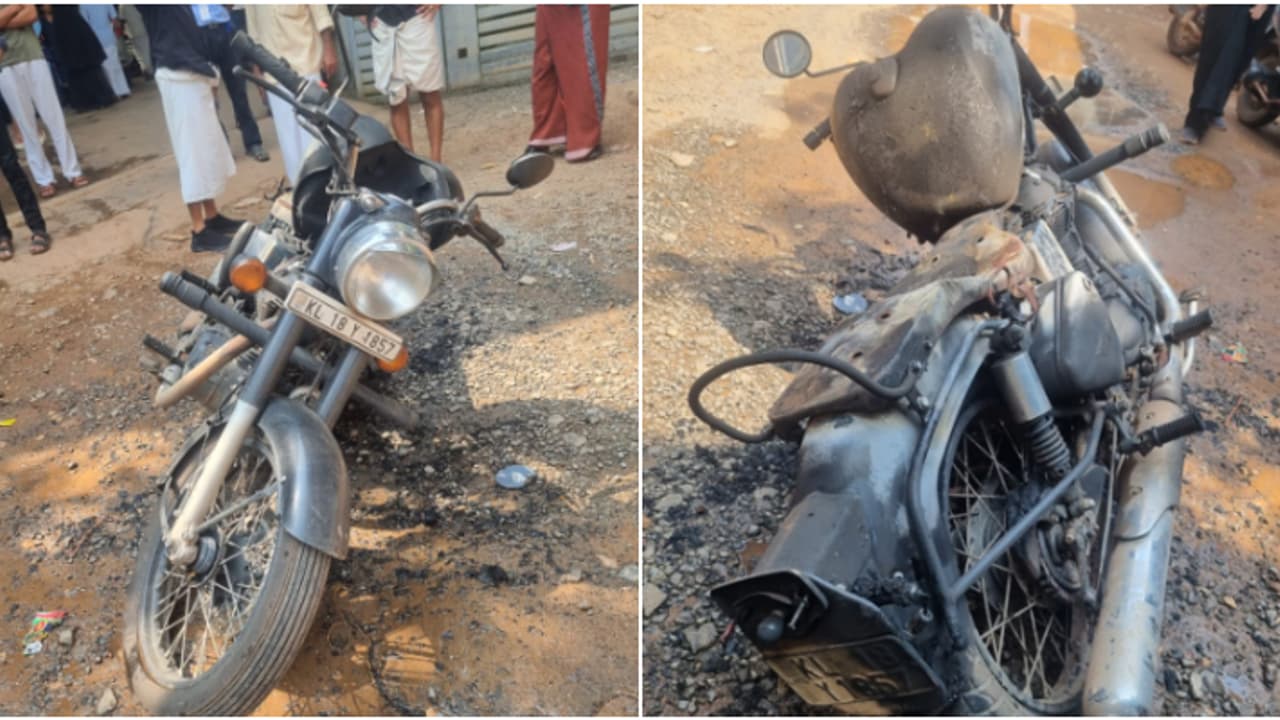 കയറാനൊരുങ്ങുമ്പോൾ പൊട്ടിത്തെറിയോടെ ബുള്ളറ്റിന് തീപിടിച്ചു; ദമ്പതികള് രക്ഷപ്പെട്ടത് തലനാരിഴക്ക് കയറാനൊരുങ്ങുമ്പോൾ പൊട്ടിത്തെറിയോടെ ബുള്ളറ്റിന് തീപിടിച്ചു; ദമ്പതികള് രക്ഷപ്പെട്ടത് തലനാരിഴക്ക്