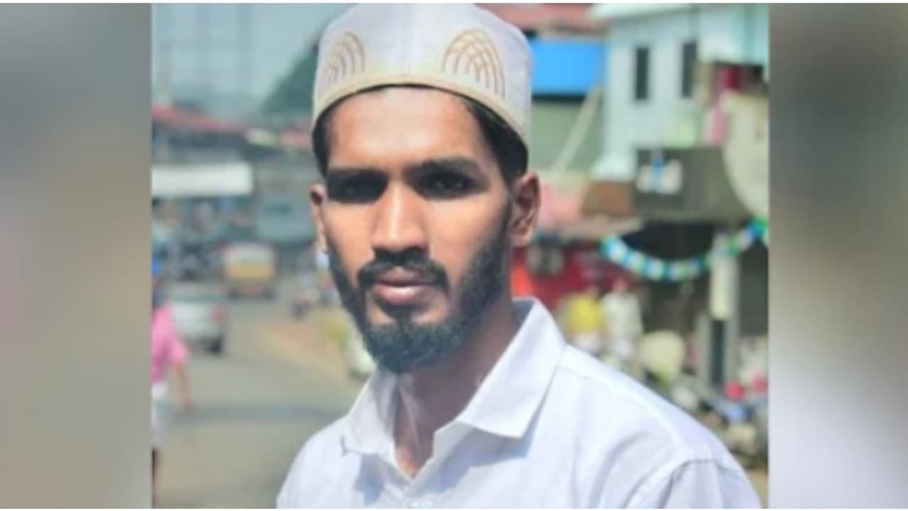 കൂടരഞ്ഞിയിൽ ബൈക്ക് നിയന്ത്രണം വിട്ട് കൊക്കയിലേക്ക് മറിഞ്ഞ് അപകടം, ചികിത്സയിലിരുന്ന യുവാവ് മരിച്ചു കൂടരഞ്ഞിയിൽ ബൈക്ക് നിയന്ത്രണം വിട്ട് കൊക്കയിലേക്ക് മറിഞ്ഞ് അപകടം, ചികിത്സയിലിരുന്ന യുവാവ് മരിച്ചു