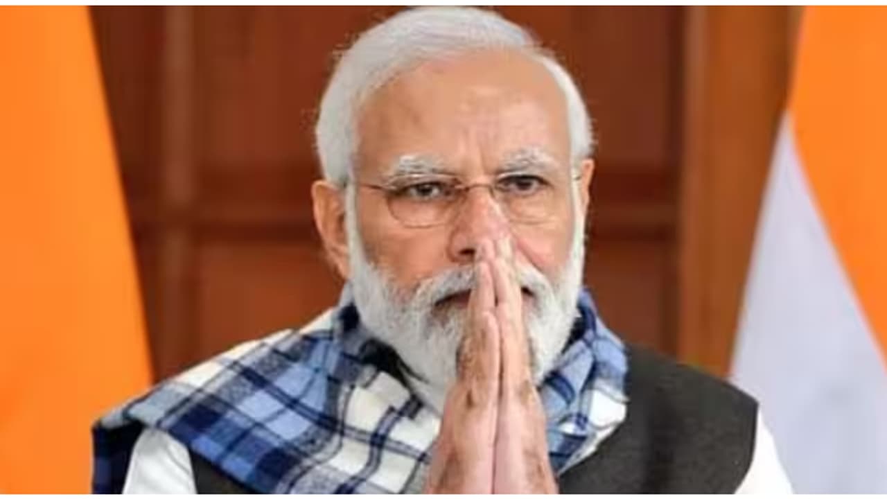 ദീപങ്ങളുടെ ദിവ്യോത്സവം; ദീപാവലി ആശംസകൾ നേർന്ന് പ്രധാനമന്ത്രി ദീപങ്ങളുടെ ദിവ്യോത്സവം; ദീപാവലി ആശംസകൾ നേർന്ന് പ്രധാനമന്ത്രി