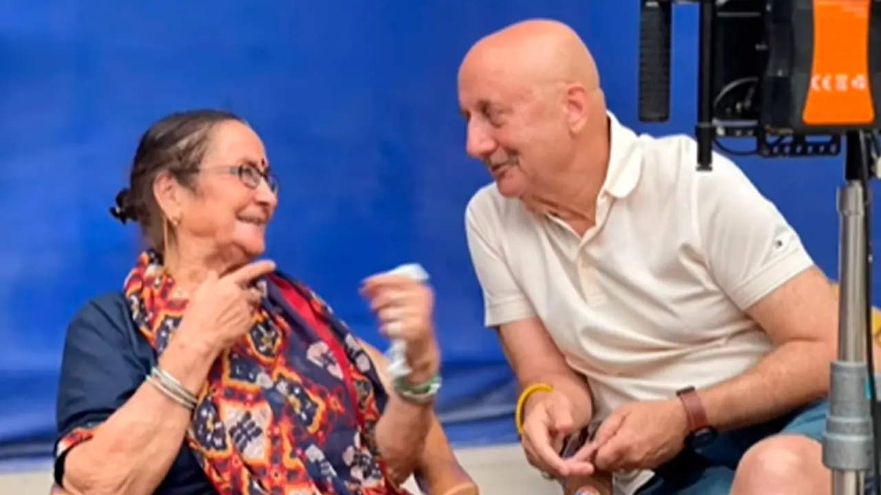 Anupam Kher vijay 69 tribute to his mother Anupam Kher vijay 69 tribute to his mother