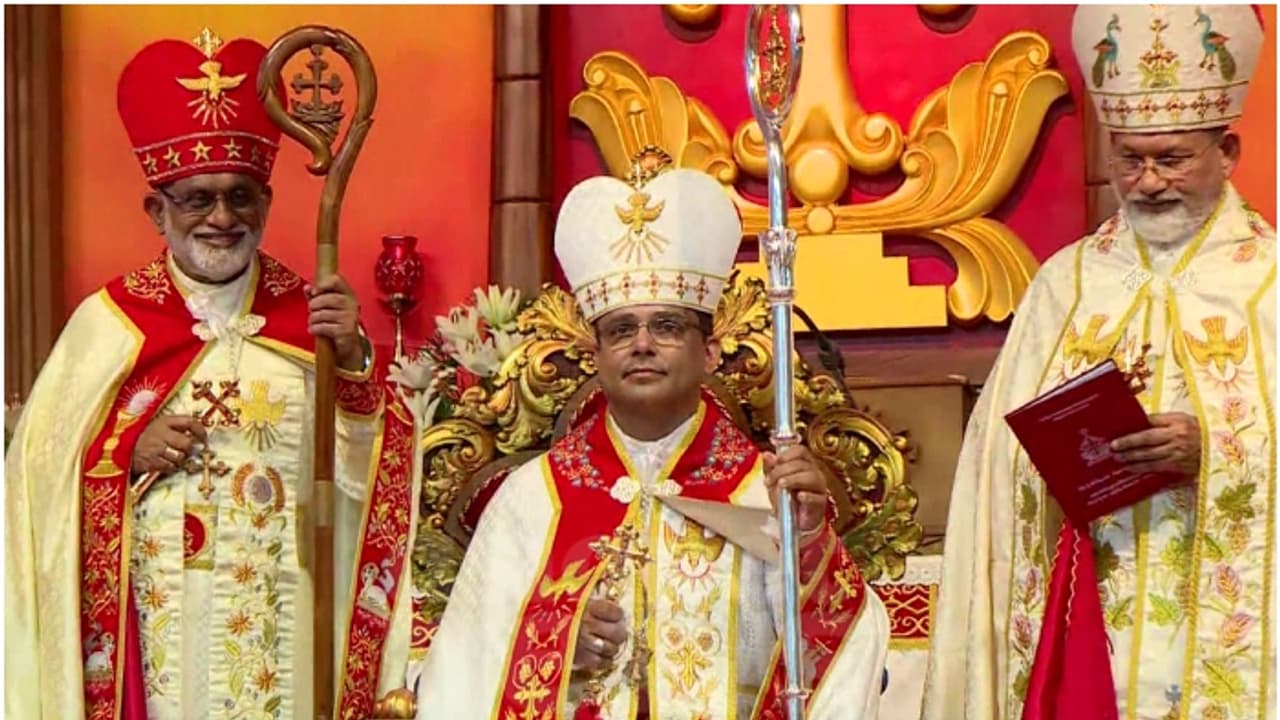 ചങ്ങനാശ്ശേരി അതിരൂപതയ്ക്ക് ഇനി പുതിയ ഇടയൻ; തോമസ് തറയിൽ സ്ഥാനമേറ്റു