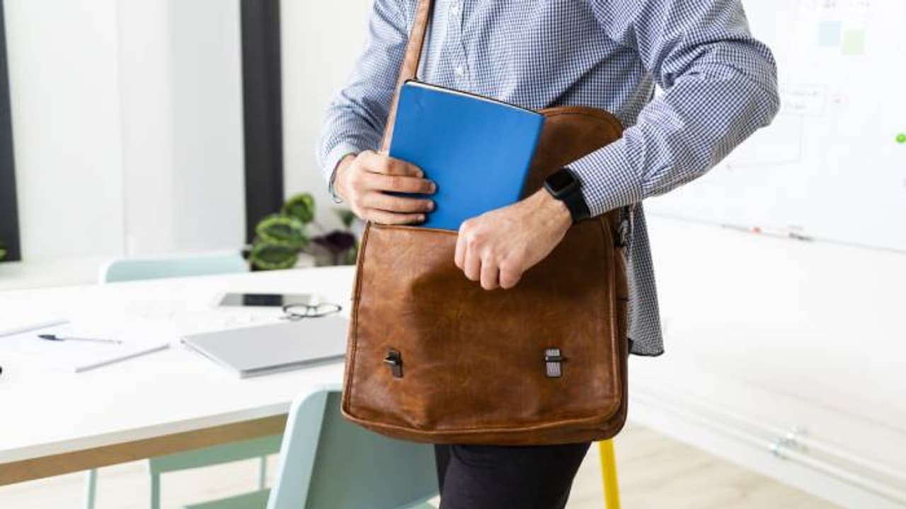 'ജോലിസമയം കഴിഞ്ഞയുടനെ ഇറങ്ങുന്ന തൊഴിലാളിയെ സൂക്ഷിച്ചോളൂ' എന്ന് മാനേജർ, വൈറലായി യുവാവിന്റെ പോസ്റ്റ് 