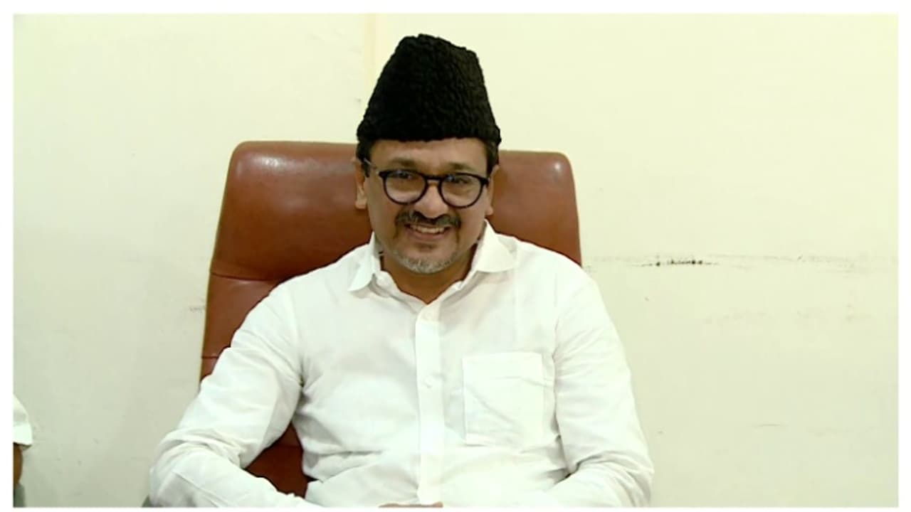 അരിമ്പ്ര മനങ്ങറ്റ ജുമാ മസ്ജിദ് ഖാസിയായി പാണക്കാട് സാദിഖലി ശിഹാബ് തങ്ങൾ ഇന്ന് ചുമതലയേൽക്കും അരിമ്പ്ര മനങ്ങറ്റ ജുമാ മസ്ജിദ് ഖാസിയായി പാണക്കാട് സാദിഖലി ശിഹാബ് തങ്ങൾ ഇന്ന് ചുമതലയേൽക്കും