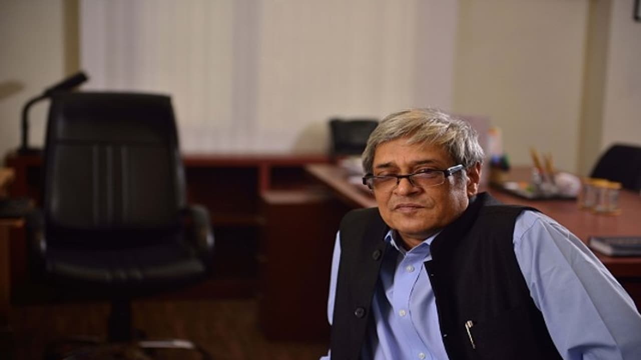 Bibek Debroy, chairman of PM Modi's Economic Advisory Council, dies at 69 Bibek Debroy, chairman of PM Modi's Economic Advisory Council, dies at 69