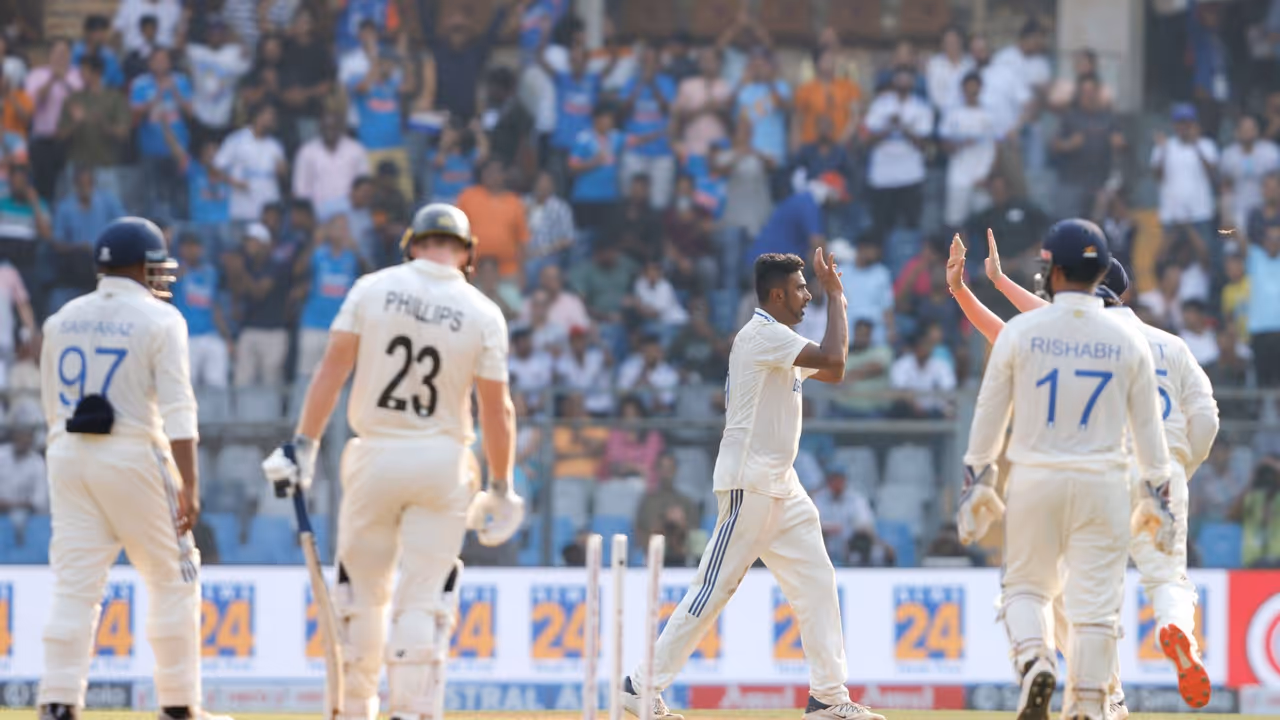 IND vs NZ 3rd Test Day 2: New Zealand lead by 143 runs with one wicket in hand IND vs NZ 3rd Test Day 2: New Zealand lead by 143 runs with one wicket in hand