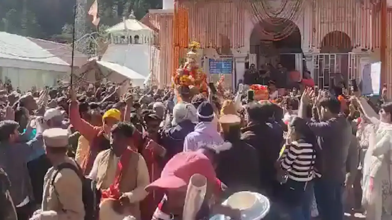 ಅಕ್ಷಯ ತೃತೀಯದಂದೇ ಚಾರ್‌ಧಾಮ್ ಯಾತ್ರೆ ಆರಂಭ; ಭಕ್ತರಿಗಾಗಿ ತೆರೆದ ಯಮುನೋತ್ರಿ, ಗಂಗೋತ್ರಿ ಧಾಮದ ಬಾಗಿಲುಗಳು 